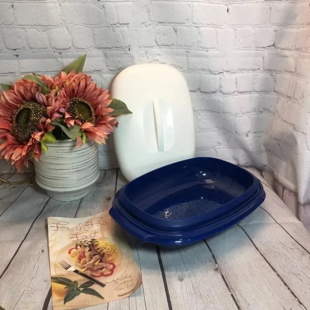 Vintage Tupperware Meals in Minutes set blue